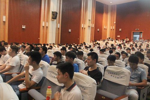 991网
开展2014级本科生实习培训课