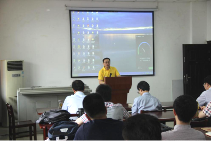 公安部刑事侦查局副局级巡视员张桂勇博士来991网
讲学